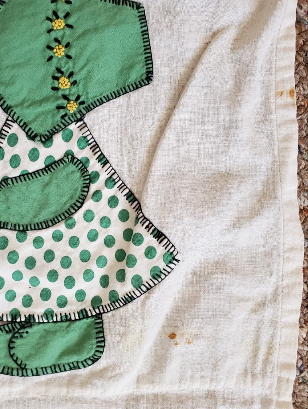 Adorable Antique Handmade Small Quilt Top Or Tablecloth - Picture 7 of 8